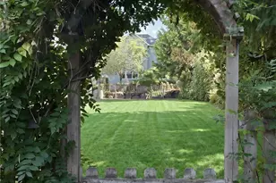 1847 145th Pl SE, Bellevue, WA 98007 - Photo 3