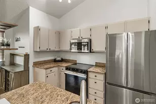 11510 SE 215th St, Kent, WA 98031 - Photo 7