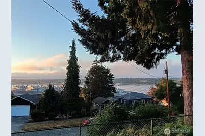 735 S Summit Avenue, Bremerton, WA 98312 - Photo 3