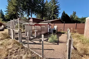 142 Gassman Rd, Castle Rock, WA 98611 - Photo 17