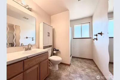 142 Gassman Road, Castle Rock, WA 98611 - Photo 13