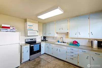 24688 W Holly View Drive, Seabeck, WA 98380 - Photo 27