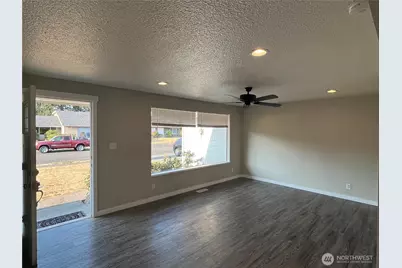 3302 20th Street SE, Auburn, WA 98092 - Photo 3