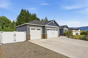 625 S Perry Ave, East Wenatchee, WA 98802 - Photo 3