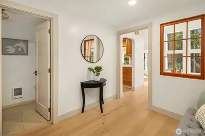 12640 Manzanita Road NE, Bainbridge Island, WA 98110 - Photo 9
