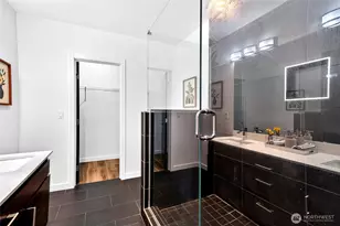 2122 NE 89th St, Seattle, WA 98115 - Photo 11