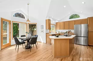 2489 239th Pl NE, Sammamish, WA 98074 - Photo 13