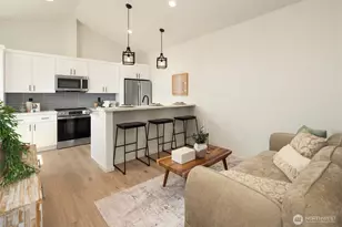 2402 Cleveland Ave, Everett, WA 98201 - Photo 13
