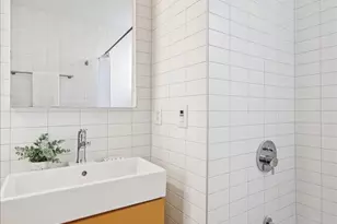 906 13th Ave, Seattle, WA 98122 - Photo 15