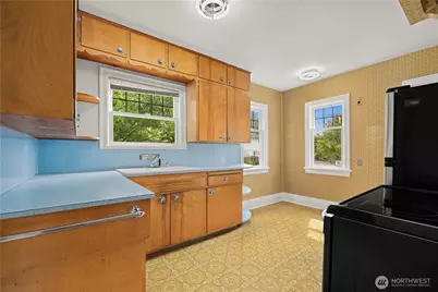 8311 3rd Avenue NW, Seattle, WA 98117 - Photo 13