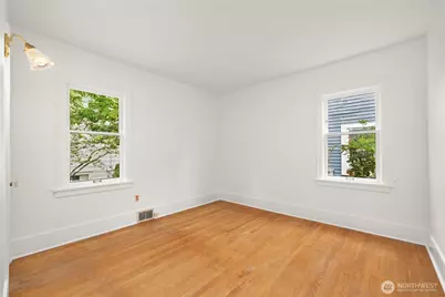 8311 3rd Avenue NW, Seattle, WA 98117 - Photo 9