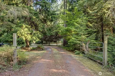 6477 Cultus Bay Road, Clinton, WA 98236 - Photo 37