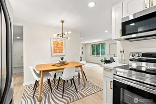 2538 NE 107th St, Seattle, WA 98125 - Photo 11