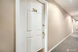 115 W Galer St, Seattle, WA 98119 - Photo 15
