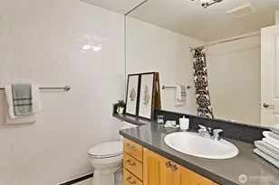 2502 N 50th St, Seattle, WA 98103 - Photo 17