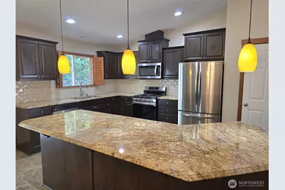 714 Tipsoo Loop S, Rainier, WA 98576 - Photo 5
