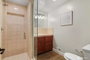 12705 Holmes Point Dr NE, Kirkland, WA 98034 - Photo 17