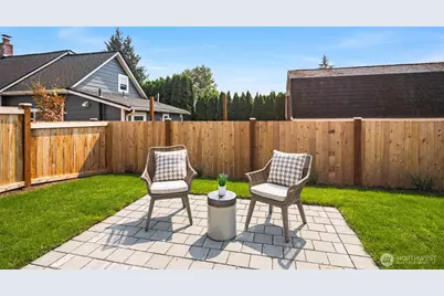 2402 Cleveland Avenue #B, Everett, WA 98201 - Photo 7