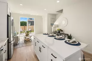 2402 Cleveland Ave, Everett, WA 98201 - Photo 9