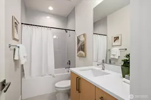 8227 NE 128th St, Kirkland, WA 98034 - Photo 13