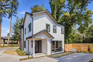 9012 124th Ln NE, Kirkland, WA 98033 - Photo 1