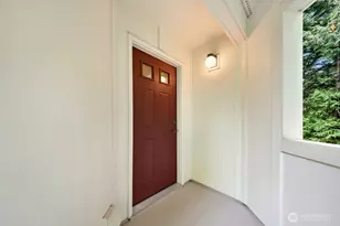 14633 NE 40th St, Bellevue, WA 98007 - Photo 3