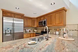 14633 NE 40th St, Bellevue, WA 98007 - Photo 9