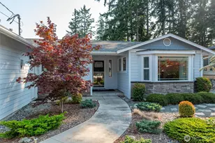 1925 NE 8th Ave, Oak Harbor, WA 98277 - Photo 3
