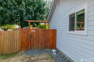 1925 NE 8th Ave, Oak Harbor, WA 98277 - Photo 35