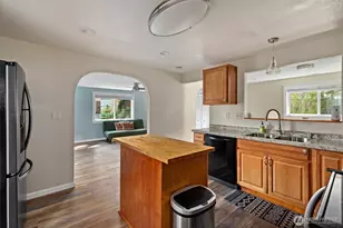 1925 NE 8th Ave, Oak Harbor, WA 98277 - Photo 13