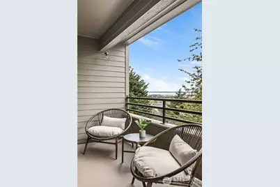 1300 W Boston Street #24, Seattle, WA 98119 - Photo 11