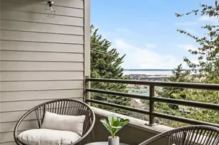 1300 W Boston St, Seattle, WA 98119 - Photo 11