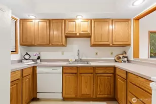136 Summit Ave N, Kent, WA 98030 - Photo 7