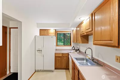 136 Summit Avenue N #B8, Kent, WA 98030 - Photo 9