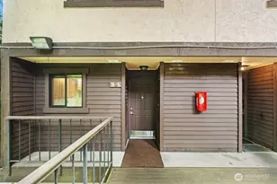 136 Summit Ave N, Kent, WA 98030 - Photo 3