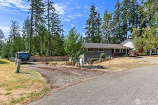 2860 NW Northstar Dr, Silverdale, WA 98383 - Photo 3