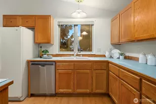 11703 30th St NE, Lake Stevens, WA 98258 - Photo 13