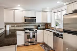 641 NW Market St, Seattle, WA 98107 - Photo 9