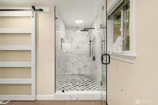 310 Skyline Dr, Edmonds, WA 98020 - Photo 23
