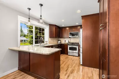 7441 NE 145th St, Kirkland, WA 98034 - Photo 9