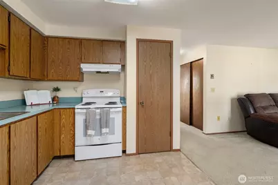 325 NE Kettle Street #105, Oak Harbor, WA 98277 - Photo 7