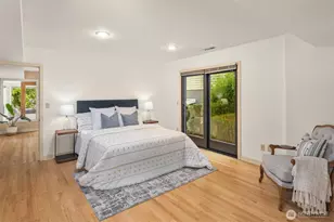 118 Highland Dr, Seattle, WA 98109 - Photo 31