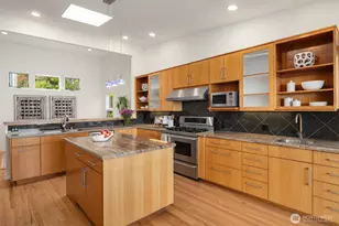 118 Highland Dr, Seattle, WA 98109 - Photo 17