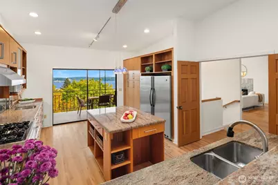 118 Highland Drive, Seattle, WA 98109 - Photo 19
