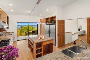 118 Highland Dr, Seattle, WA 98109 - Photo 19