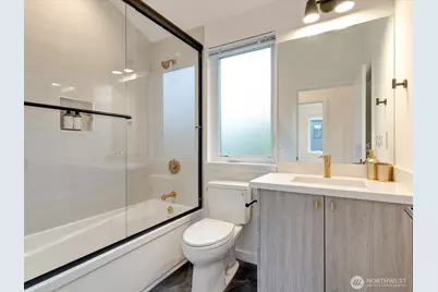 7507 Latona Avenue NE, Seattle, WA 98115 - Photo 21