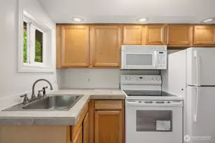 5444 Kirkwood Pl N, Seattle, WA 98103 - Photo 3