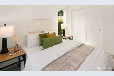 4919 Meridian Avenue N, Seattle, WA 98103 - Photo 11