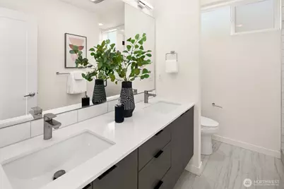4919 Meridian Avenue N, Seattle, WA 98103 - Photo 9