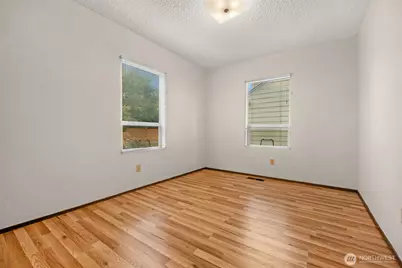 536 N 73rd Street, Seattle, WA 98103 - Photo 11